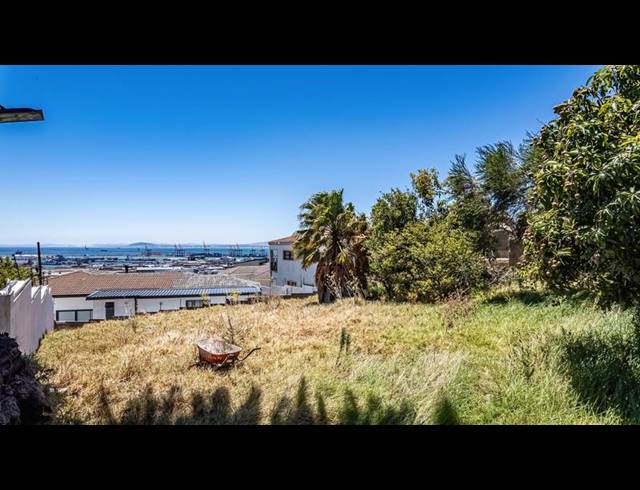 LAND FOR SALE IN WALMER ESTATE